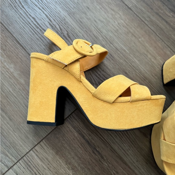 Lulu's Yellow Sandals - Picture 2 of 5